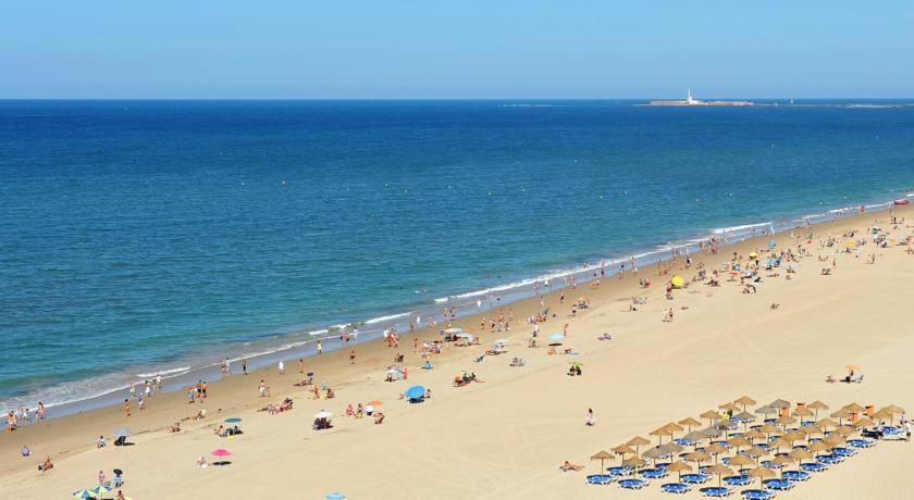Hidden Gem Playa Helios Con Ascensor & Parking Apartment Кадис Екстериор снимка